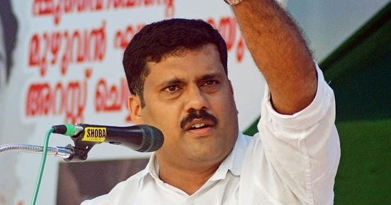 സമരങ്ങളെ അടിച്ചമര്‍ത്താനുള്ള ക്വട്ടേഷന്‍ ഡിവൈഎഫ്ഐക്ക്, പോലീസ് സിപിഎമ്മിന്‍റെ വിനീതദാസന്മാര്‍; ആരെതിര്‍ത്താലും സമരം ശക്തമായി തുടരുമെന്ന് റിജില്‍ മാക്കുറ്റി