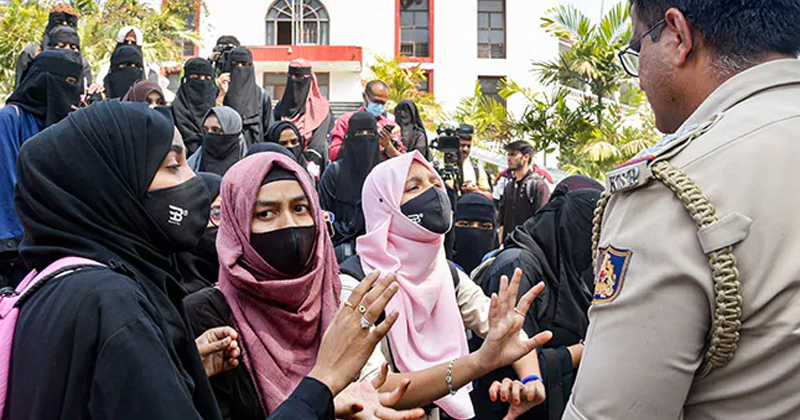 ഹിജാബ് നിര്‍ബന്ധമല്ലെന്ന് കോടതി: ഹർജികള്‍ തള്ളി; കർണാടകയില്‍ 21 വരെ നിരോധനാജ്ഞ