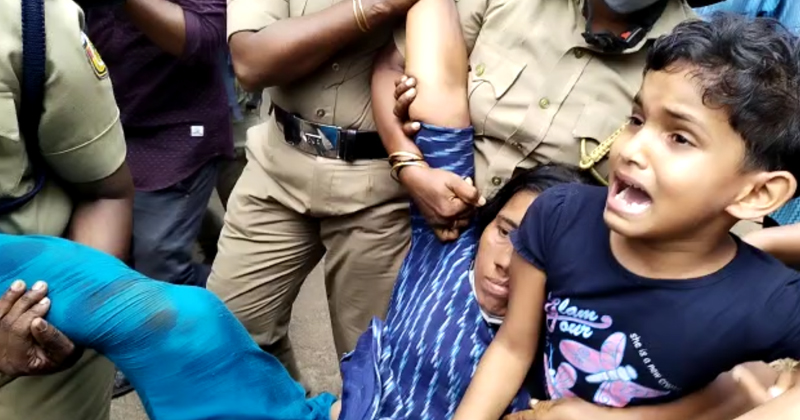 കെ റെയില്‍ പ്രതിഷേധം : സ്ത്രീകളെ റോഡില്‍ വലിച്ചിഴച്ച് പോലീസ് ; അമ്മയെ കൊണ്ട്പോകല്ലേയെന്ന് പിഞ്ച്കുഞ്ഞ് ; വോട്ട് ചെയ്ത് ജയിപ്പിച്ചത് തെറ്റായിപ്പോയെന്ന് നാട്ടുകാർ