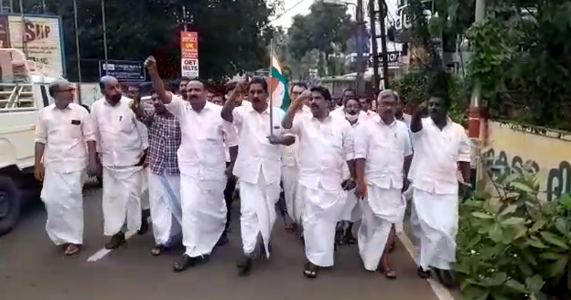 കെപിസിസി പ്രസിഡന്‍റിനെതിരെ കേസെടുത്ത നടപടി; സംസ്ഥാന വ്യാപകമായി പ്രതിഷേധിച്ച് കോണ്‍ഗ്രസ്