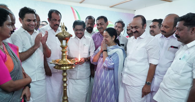'പിണറായിക്കുള്ള ഷോക്ക് ട്രീറ്റ്മെന്‍റാകണം തൃക്കാക്കര'; യുഡിഎഫ് സെൻട്രൽ തെരഞ്ഞെടുപ്പ് കമ്മിറ്റി ഓഫീസ് വി.എം സുധീരന്‍ ഉദ്ഘാടനം ചെയ്തു