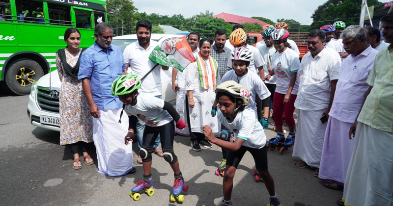 ഉമാ തോമസിനായി റോളർ സ്കേറ്റിംഗ് ചെയ്ത് കുട്ടിക്കൂട്ടം; ആവേശമായി യുഡിഎഫ് പ്രചാരണം