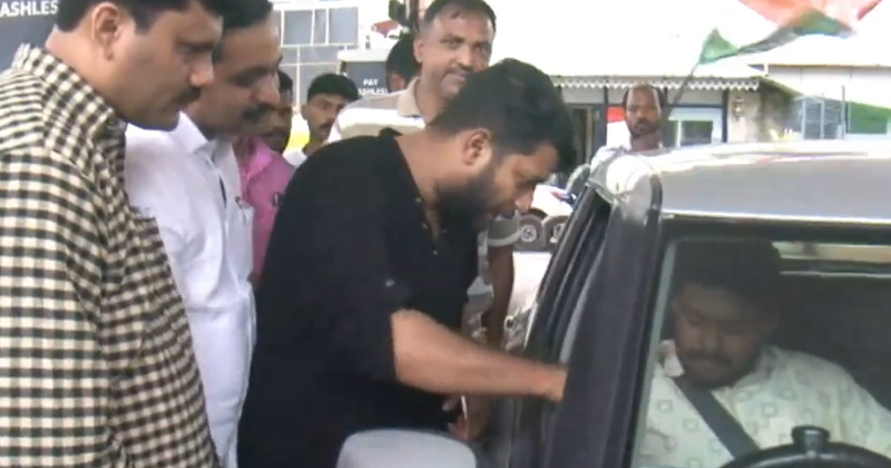 'ഇന്ധന നികുതി ഭീകരത': പെട്രോൾ പമ്പിൽ വ്യത്യസ്ഥ പ്രതിഷേധവുമായി യൂത്ത് കോൺഗ്രസ്