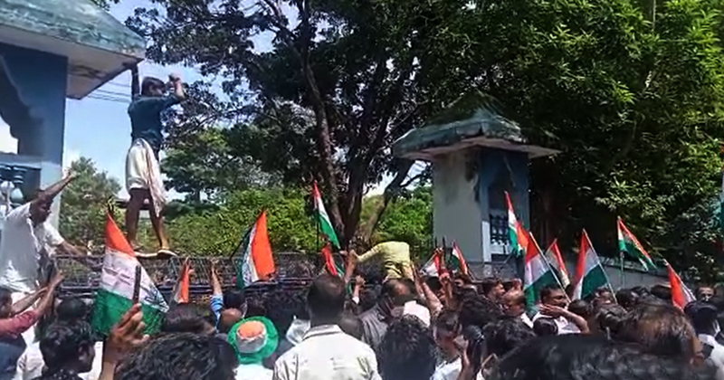 മുഖ്യമന്ത്രി രാജിവെക്കണം; കാസർഗോഡും പ്രതിഷേധമിരമ്പി