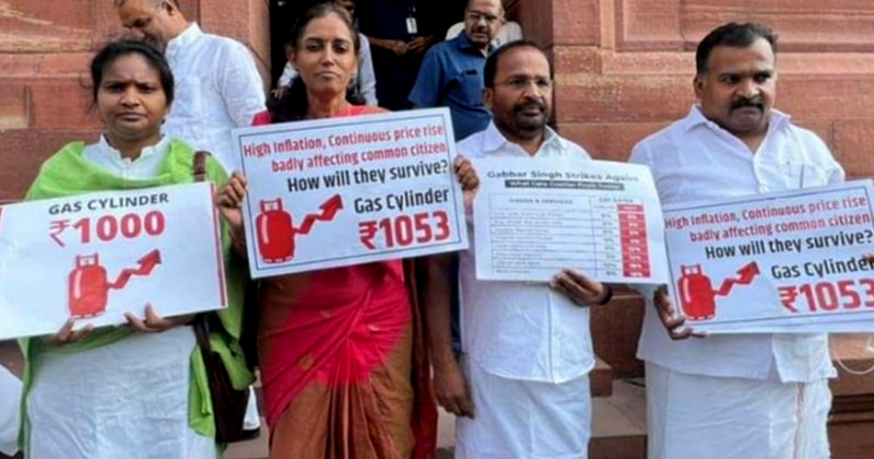 എംപിമാരെ സസ്പെന്‍ഡ് ചെയ്ത നടപടി; പാർലമെന്‍റില്‍ പ്രതിപക്ഷ പ്രതിഷേധം; ഇരു സഭകളും നിർത്തിവെച്ചു