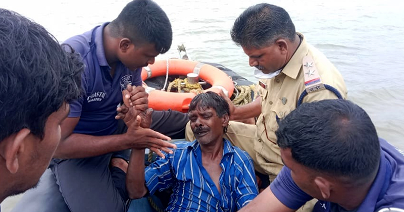 കാല്‍ തെന്നി പുഴയില്‍, മരണഭീതിയില്‍ നിലയില്ലാവെള്ളത്തില്‍... ഒടുവില്‍ രക്ഷകരായി അഴീക്കല്‍ കോസ്റ്റല്‍ പോലീസ് | VIDEO