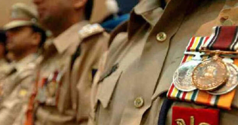 മന്ത്രിയെ വട്ടം ചുറ്റിച്ചെന്ന് ആരോപിച്ച് സസ്പെന്‍ഡ് ചെയ്ത പോലീസുദ്യോഗസ്ഥന് അംഗീകാരം; മുഖ്യമന്ത്രിയുടെ പോലീസ് മെഡലുകള്‍ പ്രഖ്യാപിച്ചു