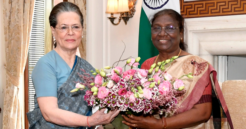 രാഷ്ട്രപതി ദ്രൗപതി മുർമുവിനെ സന്ദർശിച്ച് സോണിയാ ഗാന്ധി