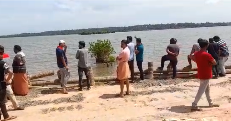 കണ്ണൂരില്‍ തോണി മറിഞ്ഞ് രണ്ട് പേര്‍ മരിച്ചു; ഒരാള്‍ക്കായി തിരച്ചില്‍