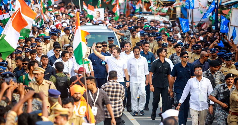 ബാലരാമപുരത്തെ നെയ്ത്ത് തൊഴിലാളികളുടെ പ്രശ്നങ്ങള്‍ കേട്ട് രാഹുല്‍; സാധ്യമായതെല്ലാം ചെയ്യുമെന്ന് ഉറപ്പ്