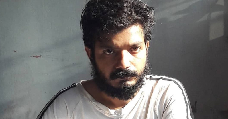 ശ്രീനാഥ് ഭാസിക്ക് താല്‍ക്കാലിക വിലക്ക്; സിനിമയില്‍ നിന്ന് മാറ്റി നിർത്താന്‍ നിർമാതാക്കളുടെ സംഘടന
