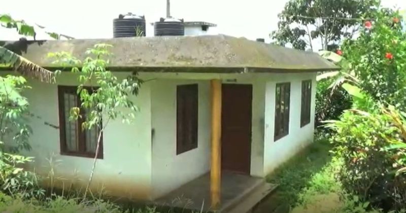 ലൈഫ് ഭവന പദ്ധതിയിൽ പണിത വീടുകൾ കാടുകയറിയ നിലയിൽ; അനർഹർ ലിസ്റ്റിൽ കയറിക്കൂടിയെന്ന് നാട്ടുകാർ