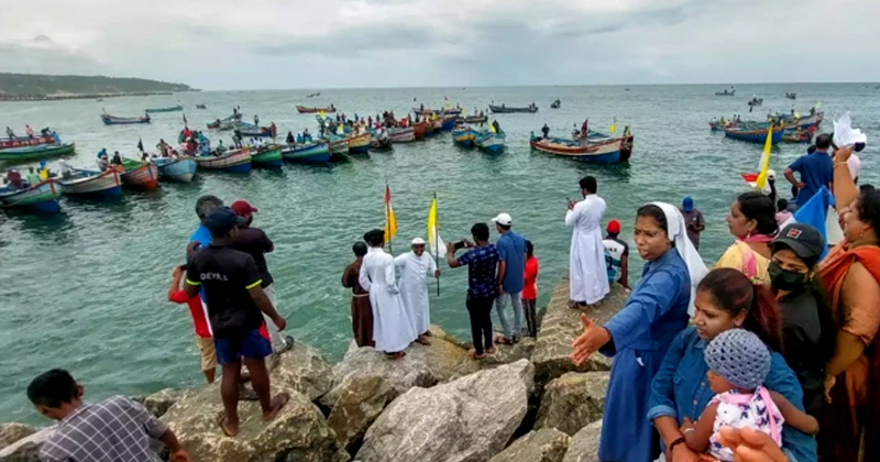 വിഴിഞ്ഞം സമരം കടുപ്പിച്ച് ലത്തീന്‍ അതിരൂപത; പള്ളികളില്‍ ഇന്നും സർക്കുലര്‍ വായിച്ചു