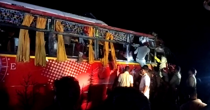 നൂറില്‍ പാഞ്ഞ് ഓവർടേക്ക് ചെയ്യാന്‍ ശ്രമം; മുന്നിലുണ്ടായിരുന്ന കെഎസ്ആർടിസി ബസിനെ ഇടിച്ചുതകർത്ത് തലകീഴായി മറിഞ്ഞു