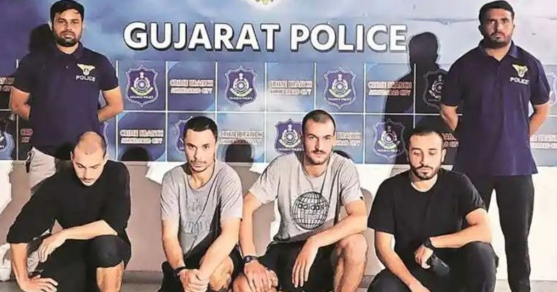 കൊച്ചി മെട്രോയില്‍ ഗ്രാഫിറ്റി ചെയ്ത സംഭവം; നാല് ഇറ്റാലിയന്‍ പൗരന്മാര്‍ ഗുജറാത്തില്‍ പിടിയില്‍