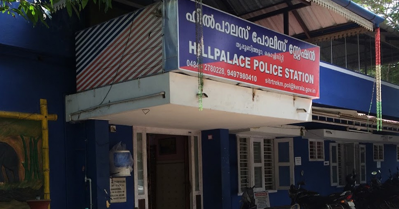 വിദ്യാർത്ഥിനിയോട് ലൈം​ഗികാതിക്രമം; ഒളിവിലായിരുന്ന അധ്യാപകൻ അറസ്റ്റിൽ