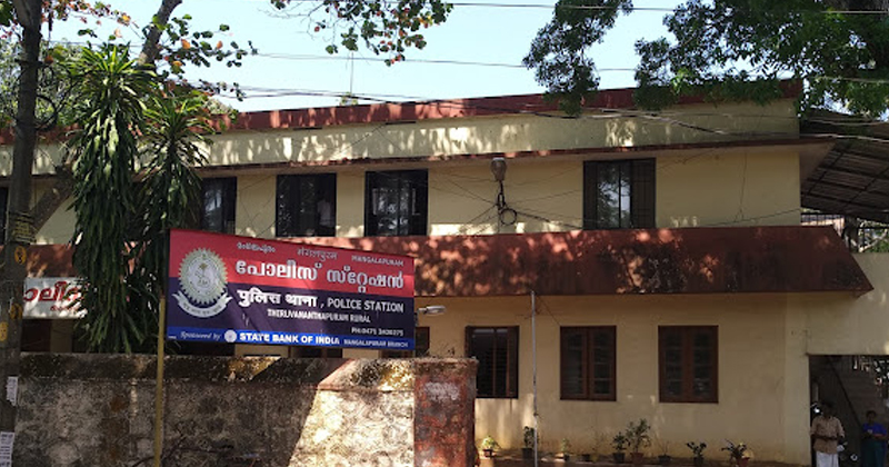 മംഗലപുരം സ്റ്റേഷനിലെ 25 പോലീസുകാരെ ഒറ്റ രാത്രികൊണ്ട് സ്ഥലം മാറ്റി; ഗുണ്ടാ ബന്ധത്തില്‍ മുഖം രക്ഷിക്കാന്‍ സര്‍ക്കാര്‍