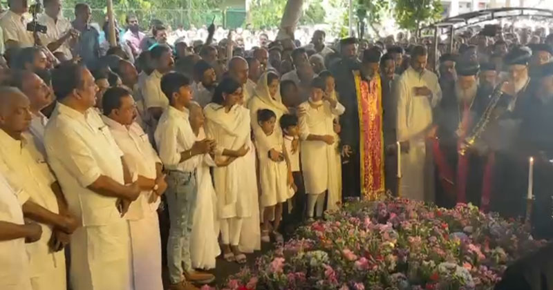 മുന്‍മുഖ്യമന്ത്രി ഉമ്മന്‍ ചാണ്ടിയില്ലാതെ 40 നാളുകള്‍; ഓര്‍മ്മയില്‍ വിതുമ്പി പുതുപ്പള്ളി;  പ്രാര്‍ത്ഥനയില്‍ പങ്കെടുത്ത് പതിനായിരങ്ങള്‍