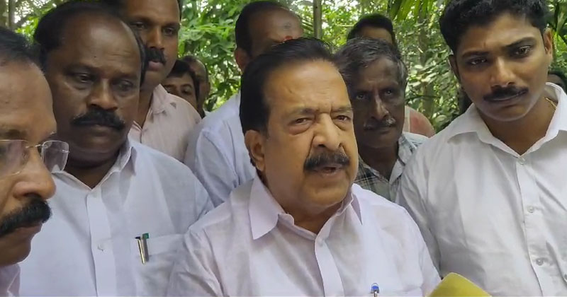 ‘ആത്മാർത്ഥതയില്ലാത്ത സർക്കാർ, ഗോപി രക്തസാക്ഷി’; ആത്മഹത്യ ചെയ്ത ഗോപിയുടെ ബന്ധുക്കളെ സന്ദർശിച്ച് രമേശ് ചെന്നിത്തല