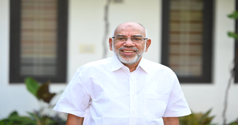 മാര്‍ക്‌സിസ്റ്റ് പാര്‍ട്ടിയുമായി കൂട്ടുകൂടാന്‍ മരണം വരെ എന്നെ കിട്ടില്ല; പൂക്കോയ തങ്ങളുടെ പ്രഖ്യാപനത്തിന് കാരിരുമ്പിന്റെ ശക്തിയെന്ന് കെപിഎ മജീദ്