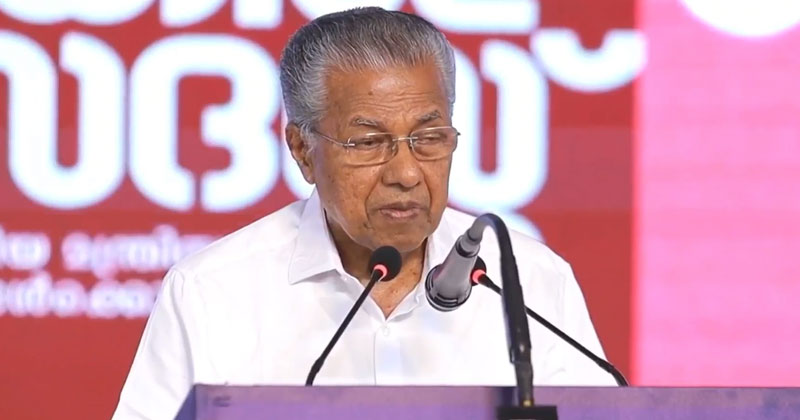 വെളിച്ചം മുഖത്തുവീണു, അസ്വസ്ഥനായി മുഖ്യമന്ത്രി; ലൈറ്റിംഗ് സംവിധാനത്തിന് വിമർശനം