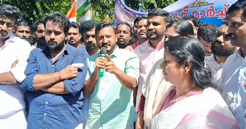 പോലീസ്-ഡിവൈഎഫ്ഐ അതിക്രമം: പ്രതിഷേധം തുടരുമെന്ന് യൂത്ത് കോണ്‍ഗ്രസ്; കൊല്ലത്ത് കളക്ടറേറ്റ് മാർച്ച്