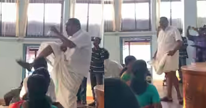 കോൺ​ഗ്രസ് കൗൺസിലറെ ചവിട്ടാൻ കാലോങ്ങി സിപിഎം കൗൺസിലർ; സംഭവം നവകേരള സദസിനെ സംബന്ധിച്ച ചർച്ചയ്ക്കിടെ