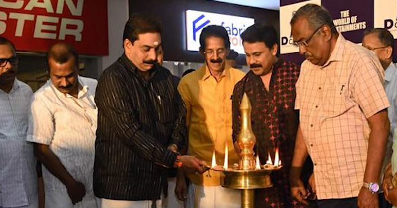 സിപിഎമ്മുകാരനെ കൊലപ്പെടുത്തിയ കേസിലെ പ്രതിയായ ബിജെപി നേതാവിനൊപ്പം വേദി പങ്കിട്ട് ഏരിയ സെക്രട്ടറി, പ്രതിഷേധം