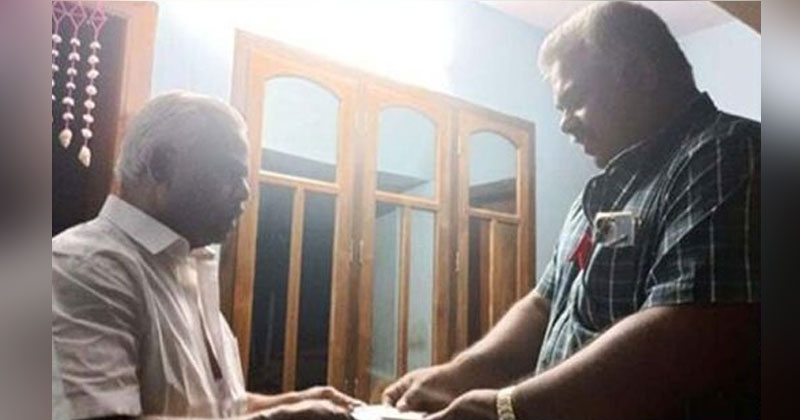 അയോധ്യ പ്രാണപ്രതിഷ്ഠ: അക്ഷതം സ്വീകരിച്ച് സിപിഎം സംസ്ഥാന കമ്മിറ്റിയംഗം കെ. അനന്തഗോപന്‍