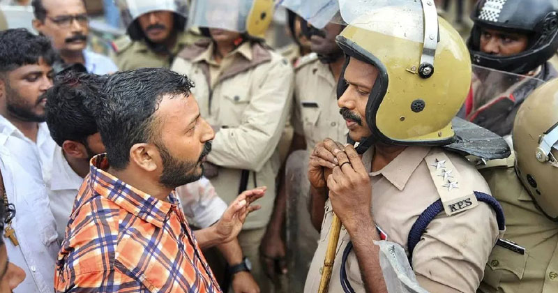 പോരാട്ടം ഇനിയും തുടരും; ഇരുമ്പഴിക്കുള്ളിലായാലും ജനത്തിനായുള്ള പോരാട്ടത്തില്‍ ഒരടിപോലും പിന്നോട്ടുപോകില്ലെന്ന് രാഹുല്‍ മാങ്കൂട്ടത്തില്‍