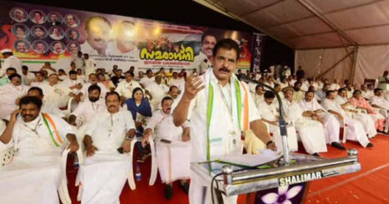 സമരാഗ്നി ജനകീയ പ്രക്ഷോഭയാത്രക്ക് തുടക്കം ; ജനസാഗരമായി കാസർഗോഡ്, കേരള-സംസ്ഥാന സര്‍ക്കാരുകളെ കടന്നാക്രമിച്ച് കോണ്‍ഗ്രസ് നേതാക്കള്‍