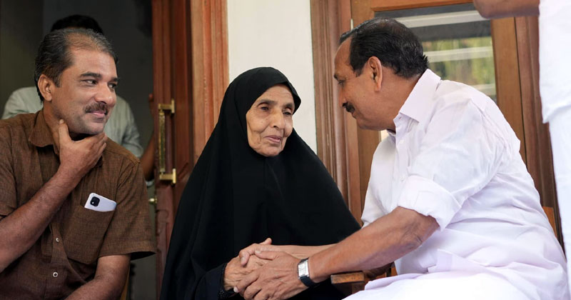 'ഇതാണ് യഥാർത്ഥ കേരള സ്റ്റോറി'; അബ്ദുല്‍ റഹീമിന്‍റെ വീട്ടിലെത്തി യുഡിഎഫ് സ്ഥാനാർത്ഥി എം.കെ. രാഘവന്‍