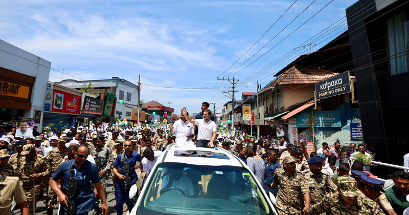വയനാടിനെ അലകടലാക്കി രാഹുല്‍ ഗാന്ധിയുടെ റോഡ് ഷോ; അണിചേർന്ന് പതിനായിരങ്ങള്‍