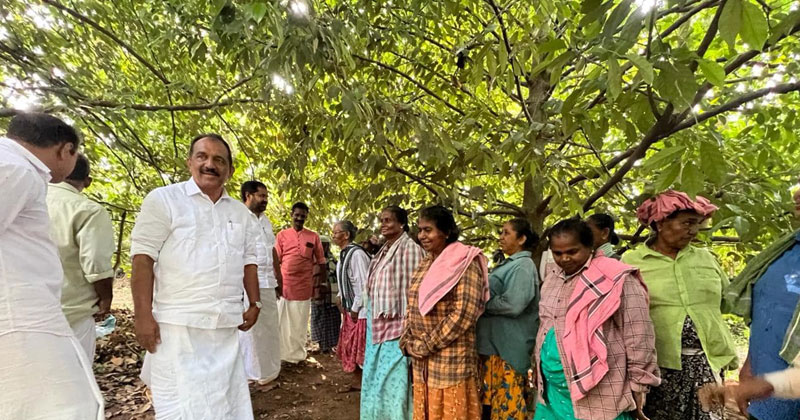 മലക്കപ്പാറയിലെ മനസ്സുകൾക്കൊപ്പം; മലക്കപ്പാറയില്‍ സന്ദർശനം നടത്തി ബെന്നി ബെഹനാൻ