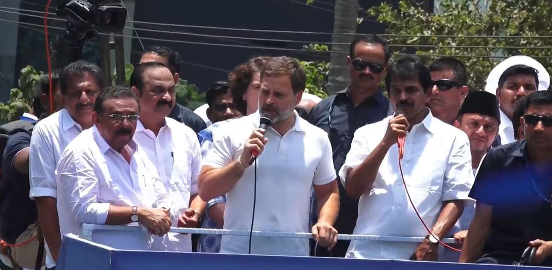 നാമനിർദേശ പത്രിക സമർപ്പിക്കാന്‍ രാഹുൽ ഗാന്ധി വയനാട്ടില്‍ എത്തി; സ്വീകരിക്കാനെത്തിയത് ആയിരക്കണക്കിന് പ്രവർത്തകർ