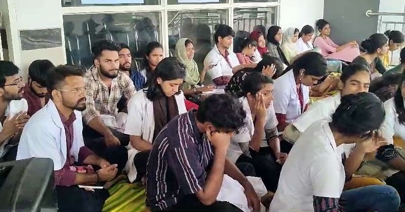 ഇടുക്കി മെഡിക്കല്‍ കോളേജില്‍ വിദ്യാർത്ഥികള്‍ ആറാം ദിനവും സമരം തുടരുന്നു