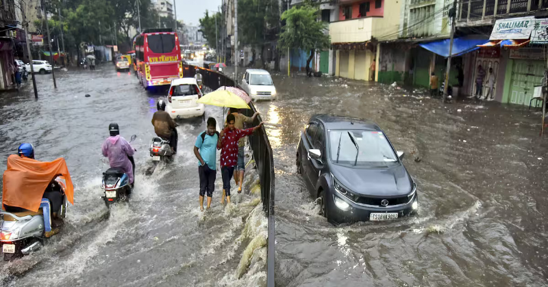 കോട്ടയം ജില്ലയില്‍ ശക്തമായ മഴ; മീനച്ചില്‍, മണിമല ആറുകളിലെ ജലനിരപ്പ് ഉയര്‍ന്നു, ജാഗ്രതാ നിർദ്ദേശവുമായി കളക്ടര്‍