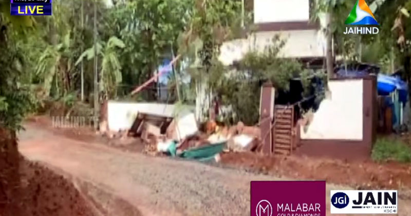 അർധരാത്രിയില്‍ ജെസിബിയുമായെത്തി വീടിന്‍റെ മതിലും ഗേറ്റും തകർത്ത് സിപിഎം സംഘം; കൂത്തുപറമ്പ് പോലീസില്‍ പരാതി