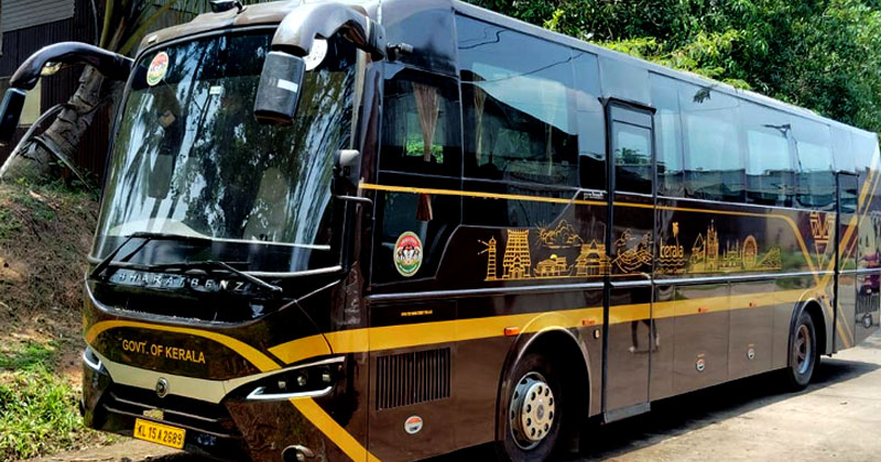 നവകേരള ബസിന്‍റെ കന്നിയാത്രയില്‍ തന്നെ കല്ലുകടി: തനിയെ തുറന്ന് ഡോർ; യാത്ര തുടർന്നത് യാത്രക്കാരുടെ ബാഗിന്‍റെ വള്ളി കൊണ്ട് കെട്ടിവെച്ച്