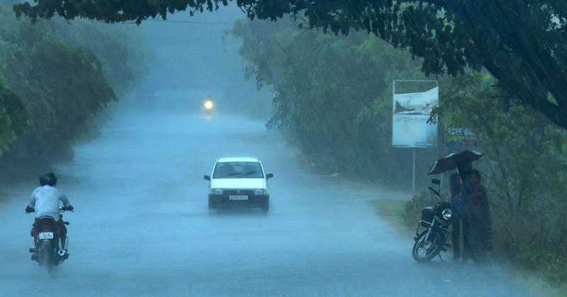 സംസ്ഥാനത്ത് ഇന്നും മഴ കനക്കും; 3 ജില്ലകളിൽ റെഡ് അലർട്ട്, എല്ലാ ജില്ലകളിലും മഴ മുന്നറിയിപ്പ്