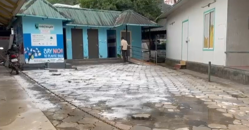 സെപ്റ്റിക് ടാങ്ക് മാലിന്യം ഒലിച്ചിറങ്ങി; വൃത്തിഹീനമായി കൽപ്പറ്റ ജനറൽ ആശുപത്രി പരിസരം, ദുരിതത്തിലായി രോഗികള്‍