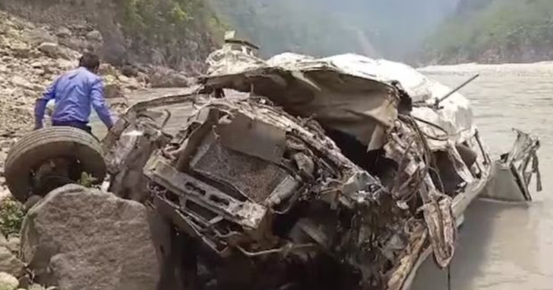 ഉത്തരാഖണ്ഡില്‍ ടെംപോ ട്രാവലർ കൊക്കയിലേക്ക് മറിഞ്ഞ് അപകടം; 12 പേർ മരിച്ചു, 14 പേർക്ക് പരുക്ക്