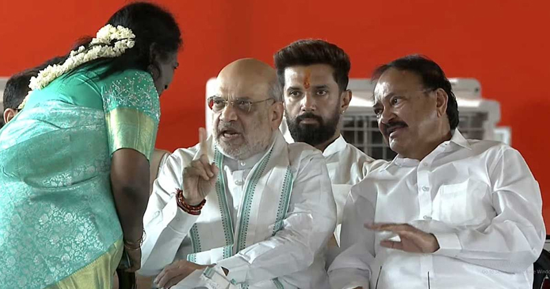 അണ്ണാമലൈക്കെതിരായ വിമർശനം; സത്യപ്രതിജ്ഞാ ചടങ്ങിനിടെ തമിഴിസൈ സൗന്ദരരാജനെ താക്കീത് ചെയ്ത് അമിത് ഷാ | VIDEO