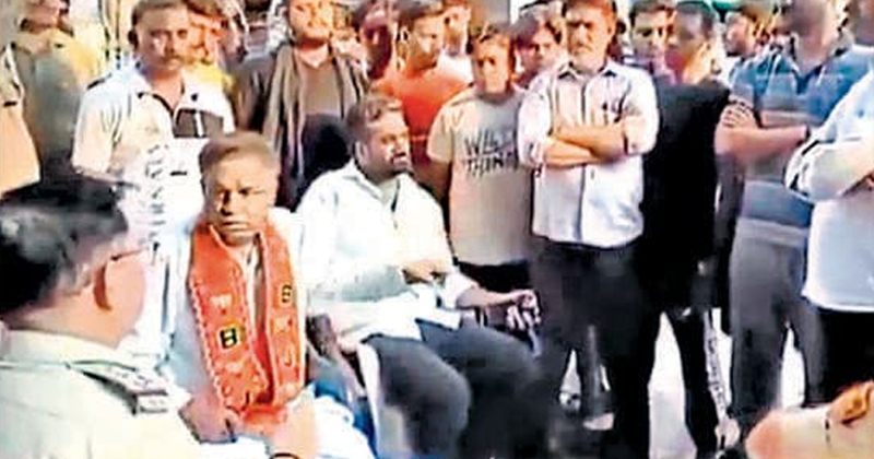 ക്ഷേത്രത്തിന് സമീപം പശുവിന്‍റെ അവശിഷ്ടം; മുസ്‌ലീങ്ങളെയെല്ലാം കൊന്നുതള്ളുമെന്ന് ഭീഷണി, അന്വേഷണം