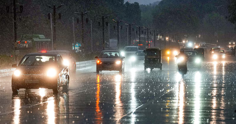 മധ്യ-തെക്കന്‍ കേരളത്തില്‍ അതിശക്തമായ മഴ; എട്ട് ജില്ലകളില്‍ ഓറഞ്ച് അലര്‍ട്ട്