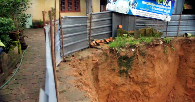 ടവർ നിർമ്മാണത്തിന്‍റെ പേരില്‍ അനധികൃതമായി സ്ഥലം കയ്യേറി കെഎസ്ഇബി; വീടിന്‍റെ ചുവരിനോട് ചേർന്ന് 30 അടി താഴ്ചയില്‍ കുഴി, വഴിയും മുറ്റവും നഷ്ടമായി വീട്ടമ്മ