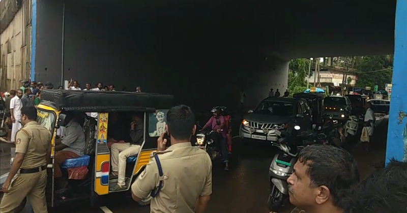 തലശേരി-മാഹി ബൈപ്പാസിലെ സർവീസ് റോഡുകള്‍ അടച്ചിട്ടു; വലഞ്ഞ് യാത്രക്കാരും നാട്ടുകാരും; അടിയന്തര പരിഹാരം വേണമെന്ന് കോണ്‍ഗ്രസ്, പ്രതിഷേധം