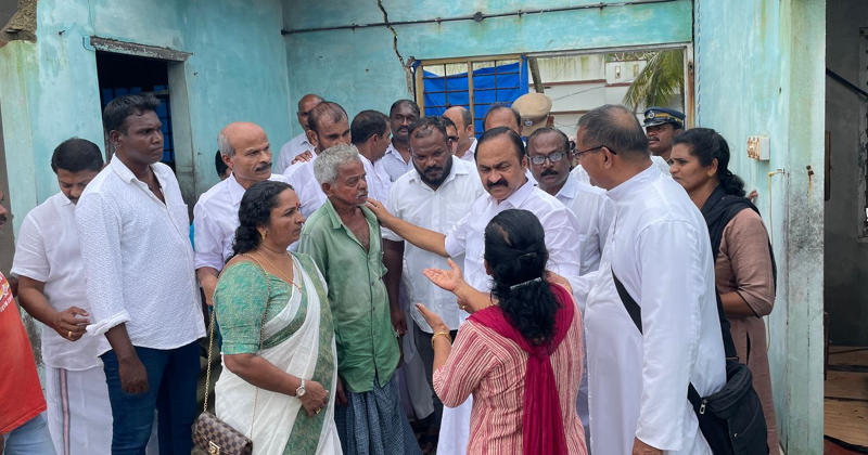 കണ്ണമാലിയിലെ കടല്‍ക്ഷോഭ പ്രദേശങ്ങള്‍ സന്ദർശിച്ച് പ്രതിപക്ഷ നേതാവ്; സർക്കാർ അടിയന്തരമായി ഇടപെടണമെന്ന് ആവശ്യം