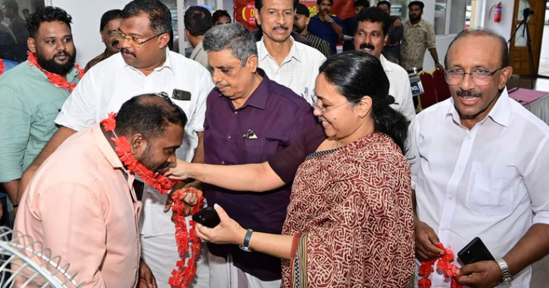 കാപ്പാ കേസ് പ്രതിയെ മാലയിട്ട് സ്വീകരിച്ച് സിപിഎം: ഉദ്ഘാടനം ചെയ്തത് മന്ത്രി വീണാ ജോര്‍ജ്ജ്