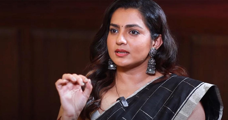 ഭീരുത്വത്തിന്‍റെ പ്രതീകമായി ‘അമ്മ’ സംഘടന: നടപടി ആവശ്യപ്പെടേണ്ട ബാധ്യത സ്ത്രീകള്‍ക്ക് മാത്രമായി; പാര്‍വതി തിരുവോത്ത്